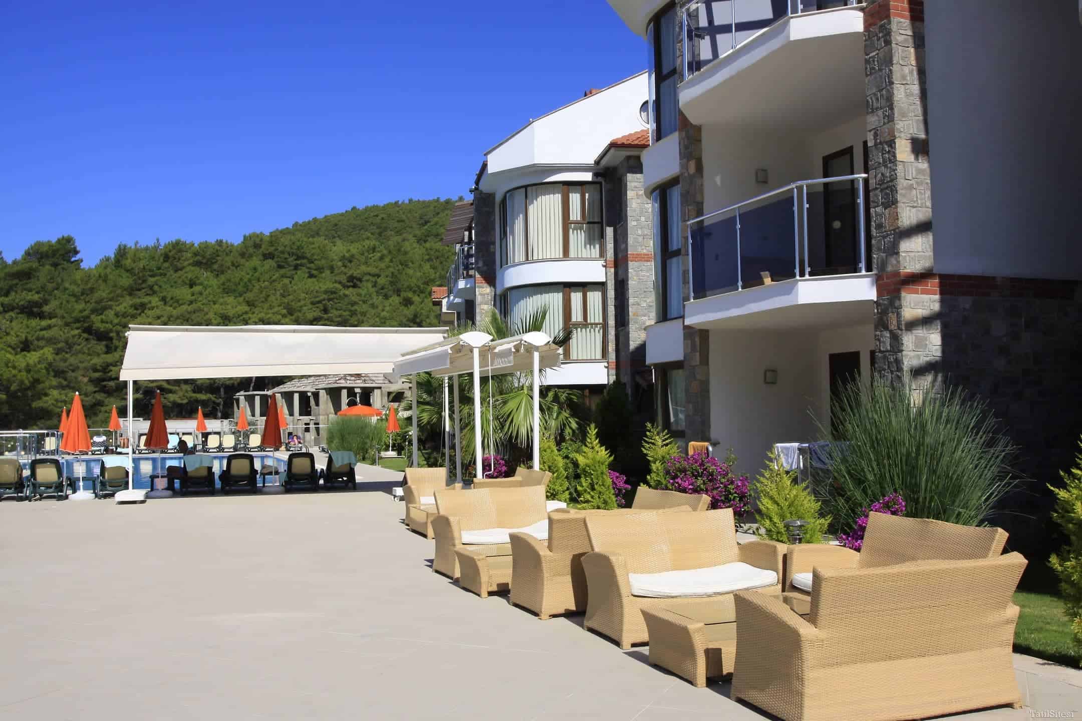 Golden Life Heights Deluxe Suites Hotel